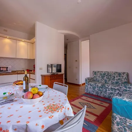 Apartment Amore - Muffy- Phyche