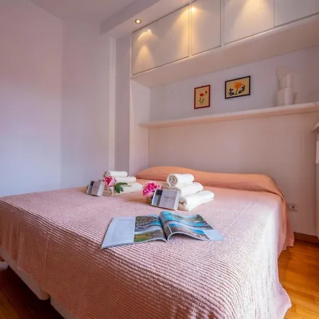 Apartment Amore - Muffy- Phyche