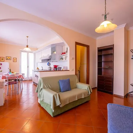 Apartment Amore - Muffy- Phyche
