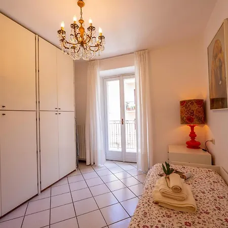 Apartment Amore - Muffy- Phyche